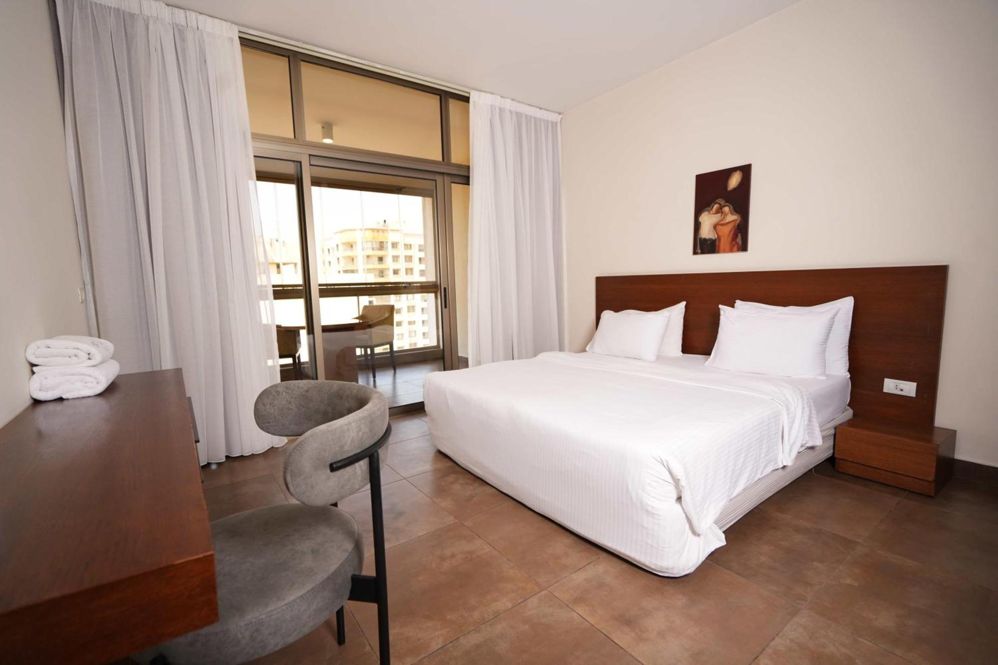 Aparthotel Santona 4*